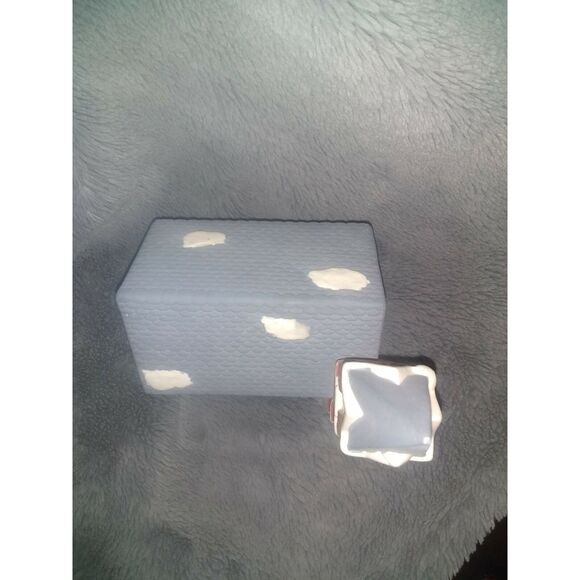 Dickens Collectibles Hand Painted Porcelain Lighted House - Christmas - Picture 5 of 8